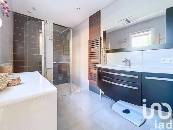 Maison à vendre 5 pièces 103 m² Saint-Mitre-les-Remparts