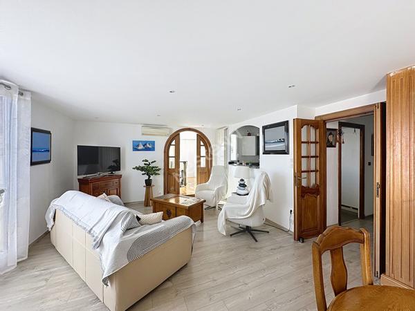 La Seyne Sur Mer Appartement de 4 pièces de 83.61 m² au dernier étage avec vue mer