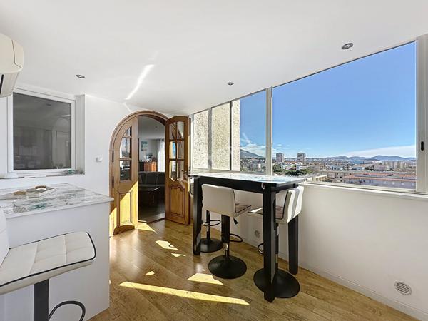 La Seyne Sur Mer Appartement de 4 pièces de 83.61 m² au dernier étage avec vue mer