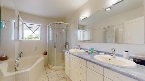 Maison familiale de plain-pied – 5 chambres