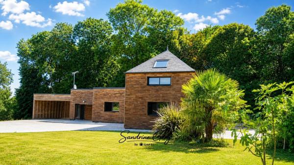 Villa en bois semi plain-pied  au calme écologique proche de Chateaubriant