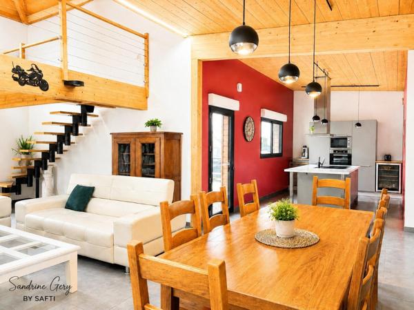 Villa en bois semi plain-pied  au calme écologique proche de Chateaubriant