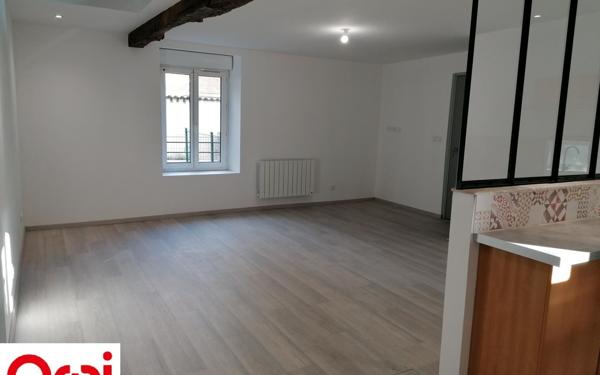 Appartement à louer    3 pièces • 85 m2 Le Grand-Lemps