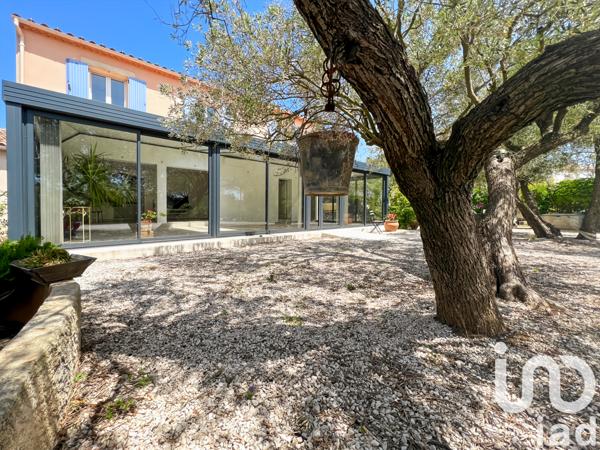 Maison à vendre 9 pièces 211 m² Saint-Martin-de-Crau