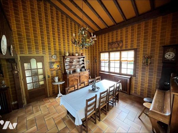 MAISON AVEC BATIMENT INDEPENDANT, GARAGES STOCKAGES SUR PARCELLES DE 1121 M2