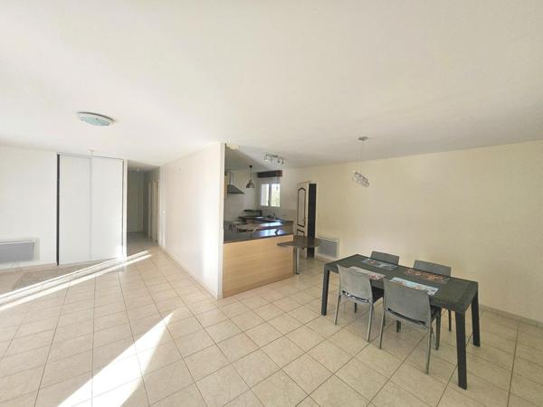 MAISON DE PLAIN PIED AVEC JARDIN ET GARAGE