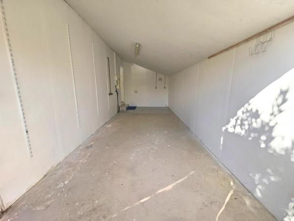 MAISON DE PLAIN PIED AVEC JARDIN ET GARAGE