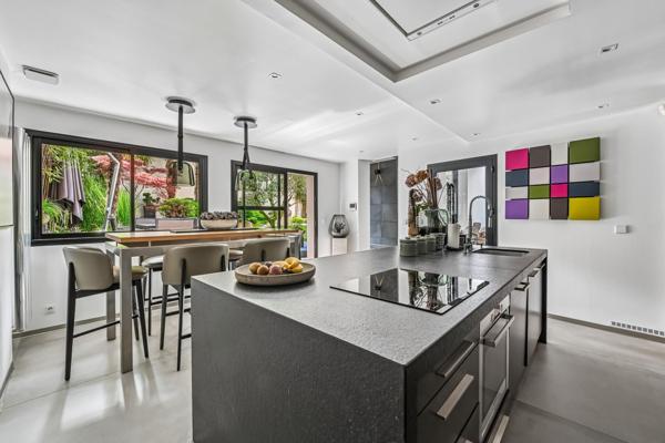 Vente Maison contemporaine Suresnes 6 Pièces 208 m²