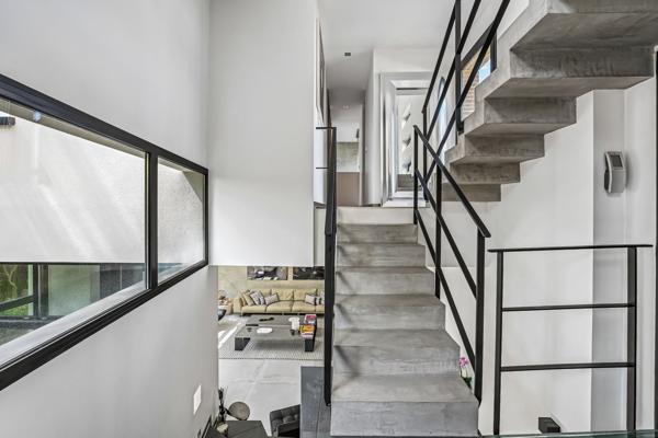 Vente Maison contemporaine Suresnes 6 Pièces 208 m²
