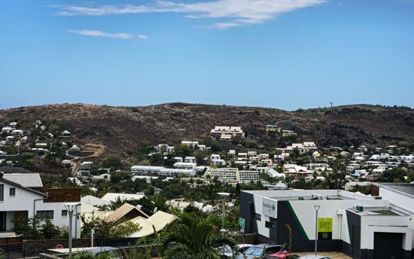 Appartement à vendre    4 pièces • 80,74 m2 Saint-Paul