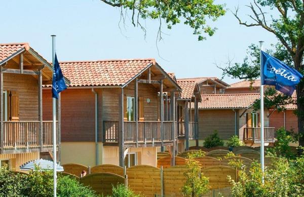 INVESTISSEMENT LOCATIF  Eauze  Résidence Tourisme Les Maisons du Golf dArmagnac  5,34 % de rentabilité