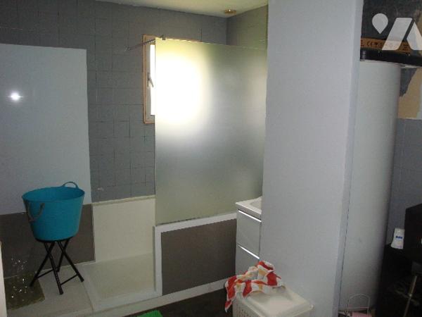 NOE : villa T5, 88 m2, 1985, 3 chambres, grand garage attenant sur un terrain de 1540 m2.