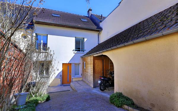 Maison à vendre    4 pièces • 104 m2 Chambourcy