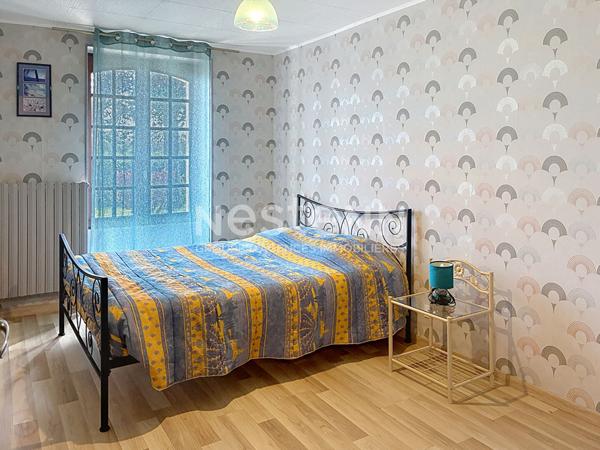 Potentiel unique : plain-pied, combles aménageables et dépendances