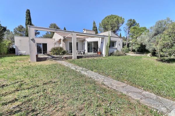 VENTE VILLA 5 PIECES 169 M2 sur 950 m2 de parcelle