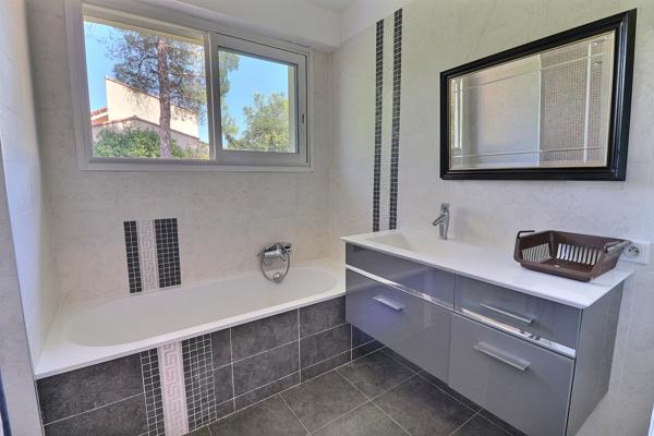 VENTE VILLA 5 PIECES 169 M2 sur 950 m2 de parcelle
