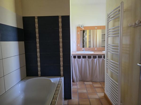 Maison à louer 750 € CC Allas-Bocage 3 p 97 m² DPE C