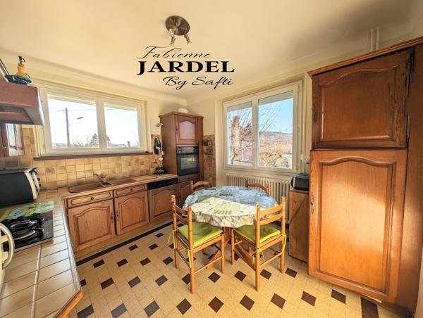 MAISON SPACIEUSE A PROXIMITE DES COMMODITES