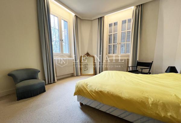 Situation exceptionnelle pour cette belle demeure en plein coeur de Niort