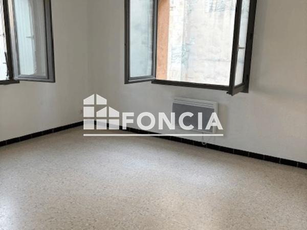 Location Appartement 4 pièces 81.95 m² - 13 BIS RUE DE L'EGLISE Garons 30128