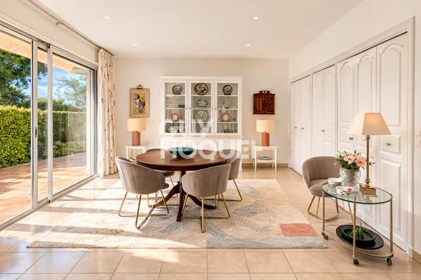 Propriété de plain-pied 213 m² – Parc privé de 7 450 m², piscine, sans vis-à-vis – Elne