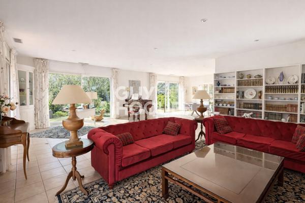 Propriété de plain-pied 213 m² – Parc privé de 7 450 m², piscine, sans vis-à-vis – Elne