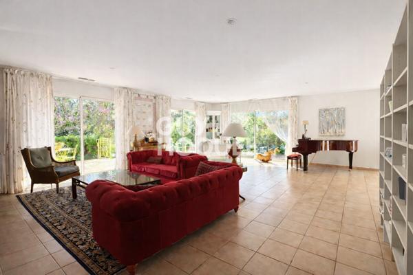 Propriété de plain-pied 213 m² – Parc privé de 7 450 m², piscine, sans vis-à-vis – Elne