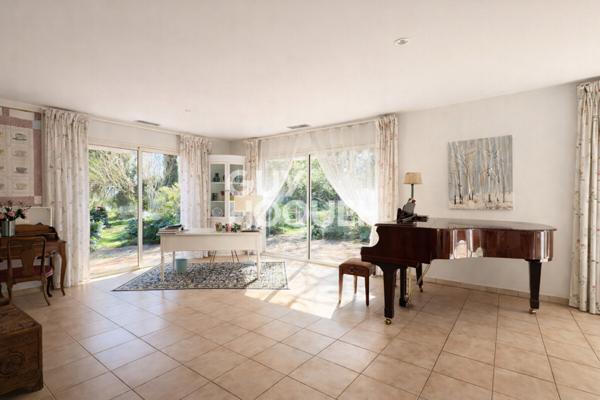 Propriété de plain-pied 213 m² – Parc privé de 7 450 m², piscine, sans vis-à-vis – Elne