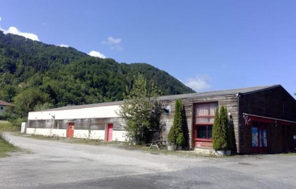 Local Commercial de 690 m²