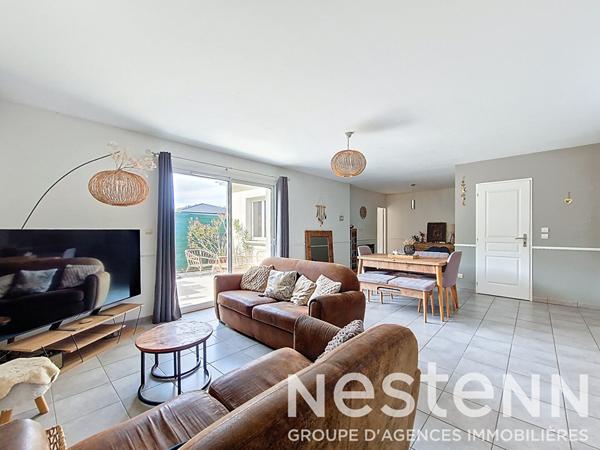 SAINT BONNET DE MURE Maison individuelle plain pied de 2009 de 90 m² habitables et 3 chambres avec jardin sans vis-à-vis