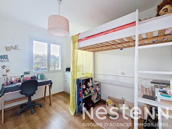 SAINT BONNET DE MURE Maison individuelle plain pied de 2009 de 90 m² habitables et 3 chambres avec jardin sans vis-à-vis