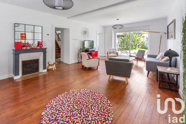 Maison traditionnelle 7 pièces de 200 m² à Nantes (44100)