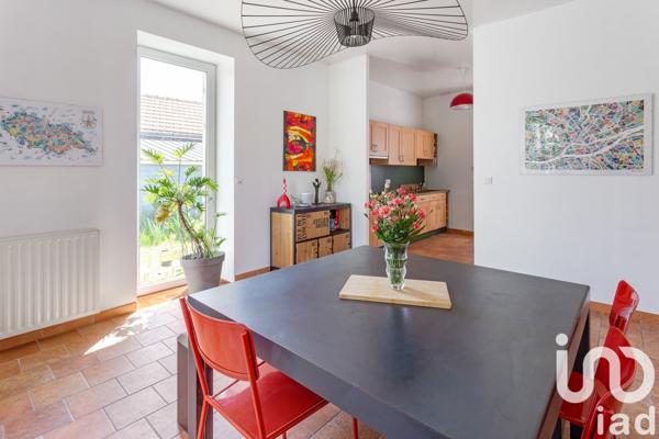 Maison traditionnelle 7 pièces de 200 m² à Nantes (44100)