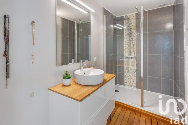 Maison traditionnelle 7 pièces de 200 m² à Nantes (44100)