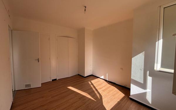 Appartement à vendre    3 pièces • 53,38 m2 Narbonne