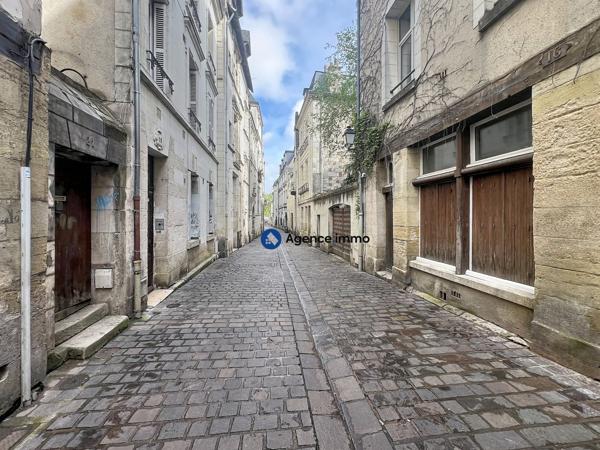 À vendre - Studio, 1 pièce situé à Tours (37000)