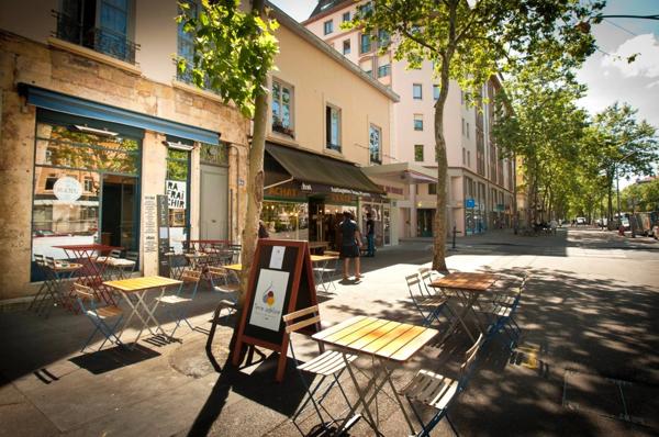 Opportunité RARE – Boutique Emplacement N°1 | Lyon Croix-Rousse à très faible loyer !!