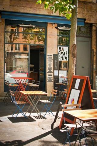 Opportunité RARE – Boutique Emplacement N°1 | Lyon Croix-Rousse à très faible loyer !!