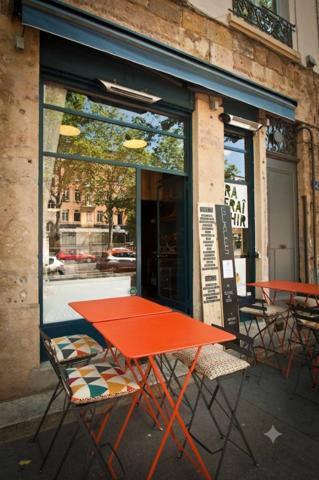 Opportunité RARE – Boutique Emplacement N°1 | Lyon Croix-Rousse à très faible loyer !!