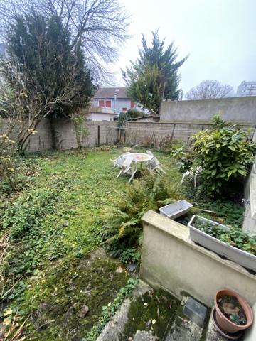 Maison Bobigny 6 pièce(s) 158 m2 240m2 terrain