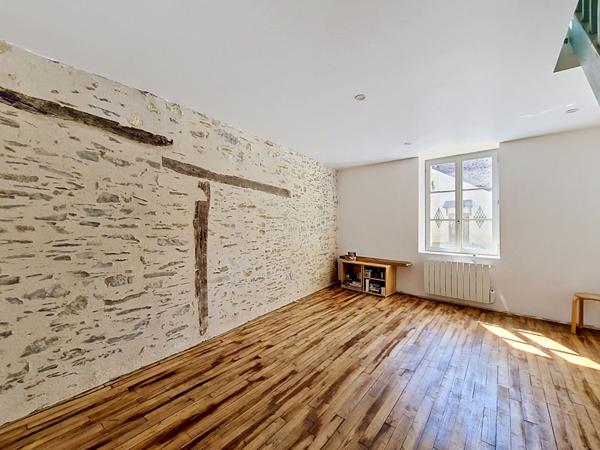 Maison de bourg à Nyoiseau - 4 chambres 141m² surface utile