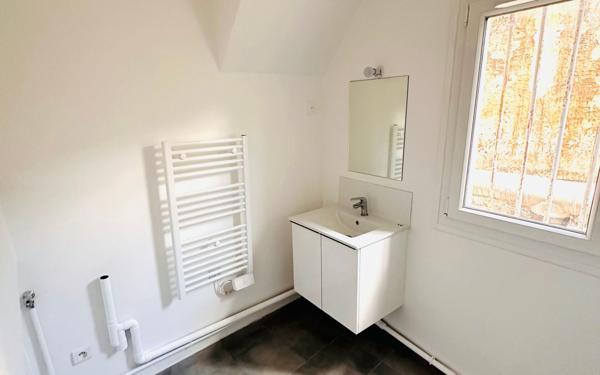 Appartement à louer    1 pièce •  Rosny-sous-Bois