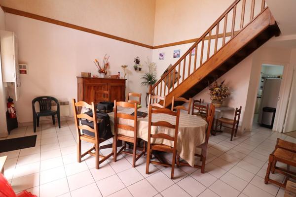 VENTE FONDS DE COMMERCE AUBERGE, BAR AVEC LICENCE IV, GITES, USSON DU POITOU (86)
