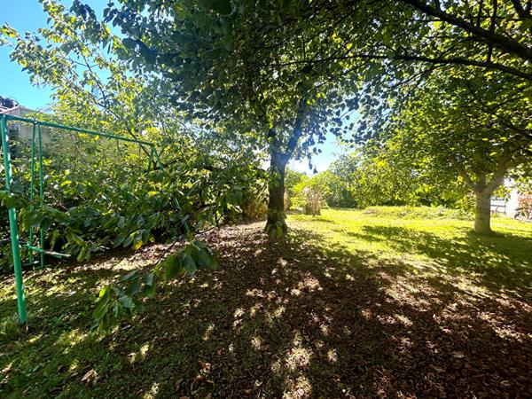MAISON AGRÉABLE AVEC GRAND TERRAIN CONSTRUCTIBLE / IDÉALE FAMILLE PAMIERS