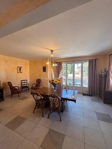 Maison famililale avec vue mer-Le Brusc