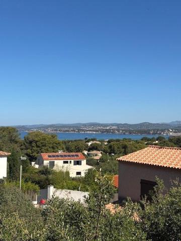 Maison famililale avec vue mer-Le Brusc