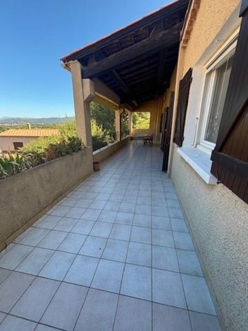 Maison famililale avec vue mer-Le Brusc