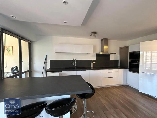 Appartement à louer 3 pièces 77.75m² Fréjus (83600)