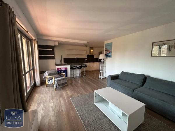 Appartement à louer 3 pièces 77.75m² Fréjus (83600)