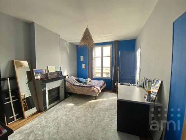 Maison Niort 10 pièce(s) 340 m2